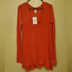 NWT WE THE FREE long-sleeved T-shirt
